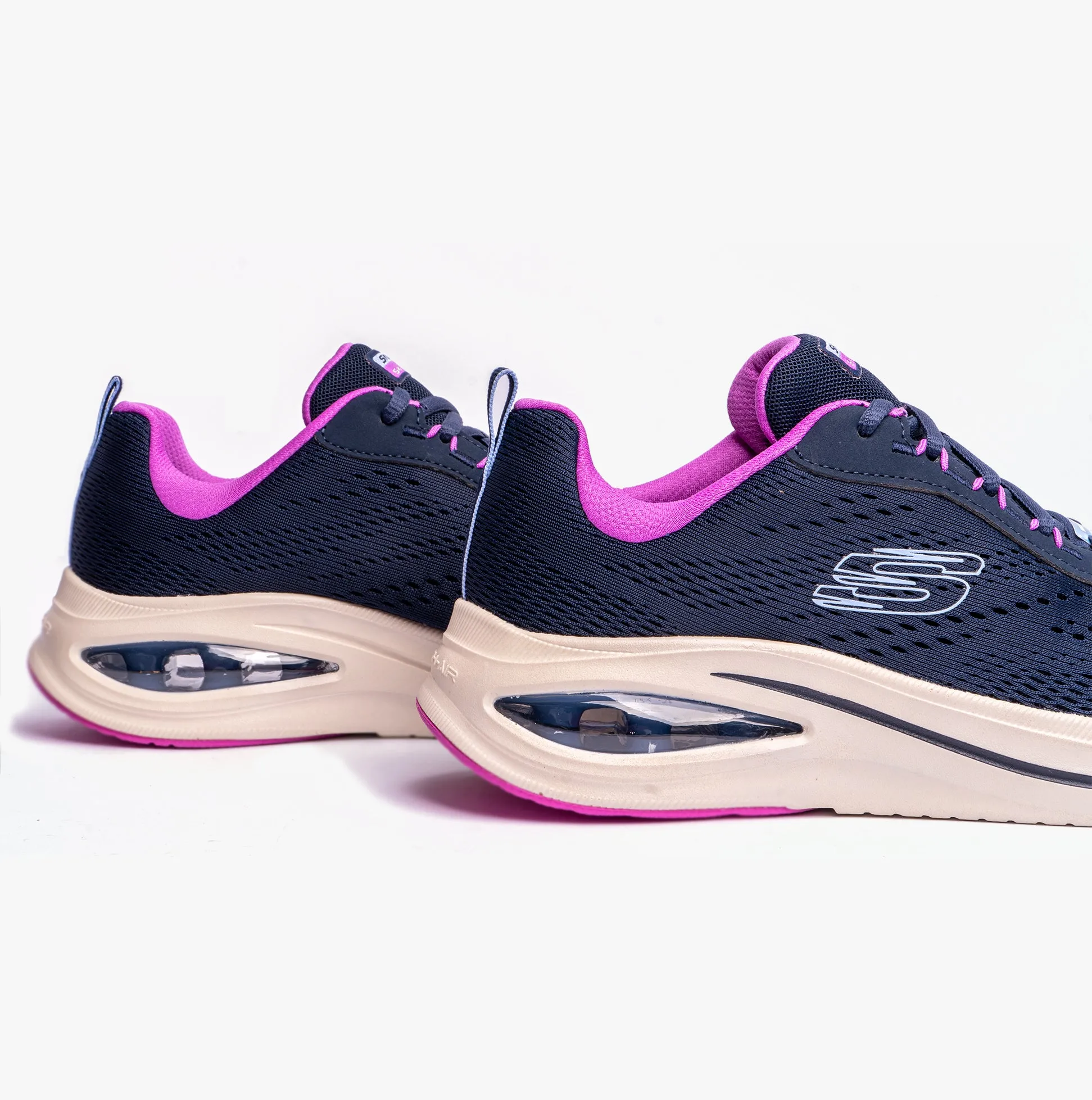 150131/NVMT SKECH-AIR META-AIRED OUT Womens Trainers Navy/Multi