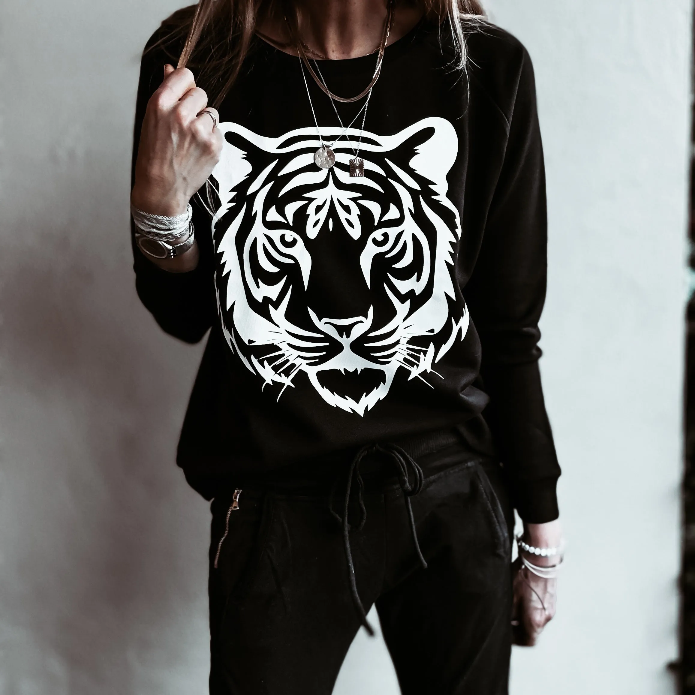 Black TIGER sweatshirt *relaxed style*