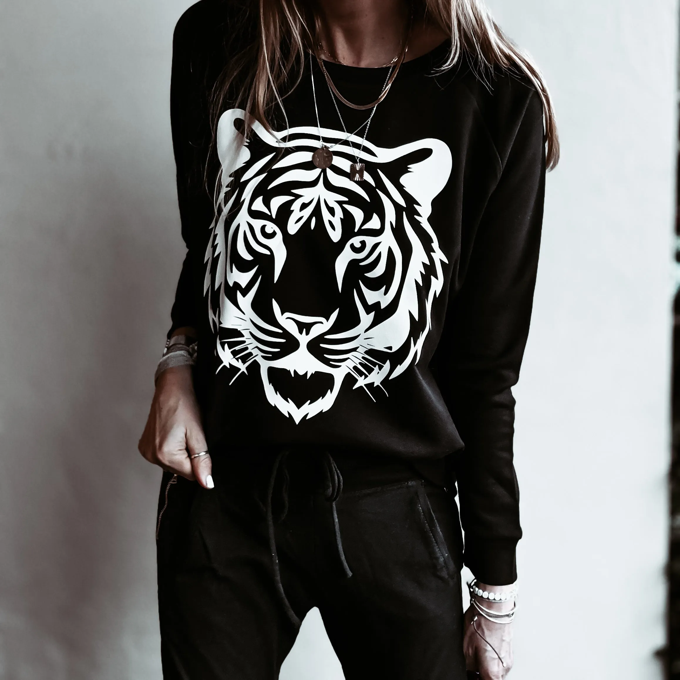 Black TIGER sweatshirt *relaxed style*