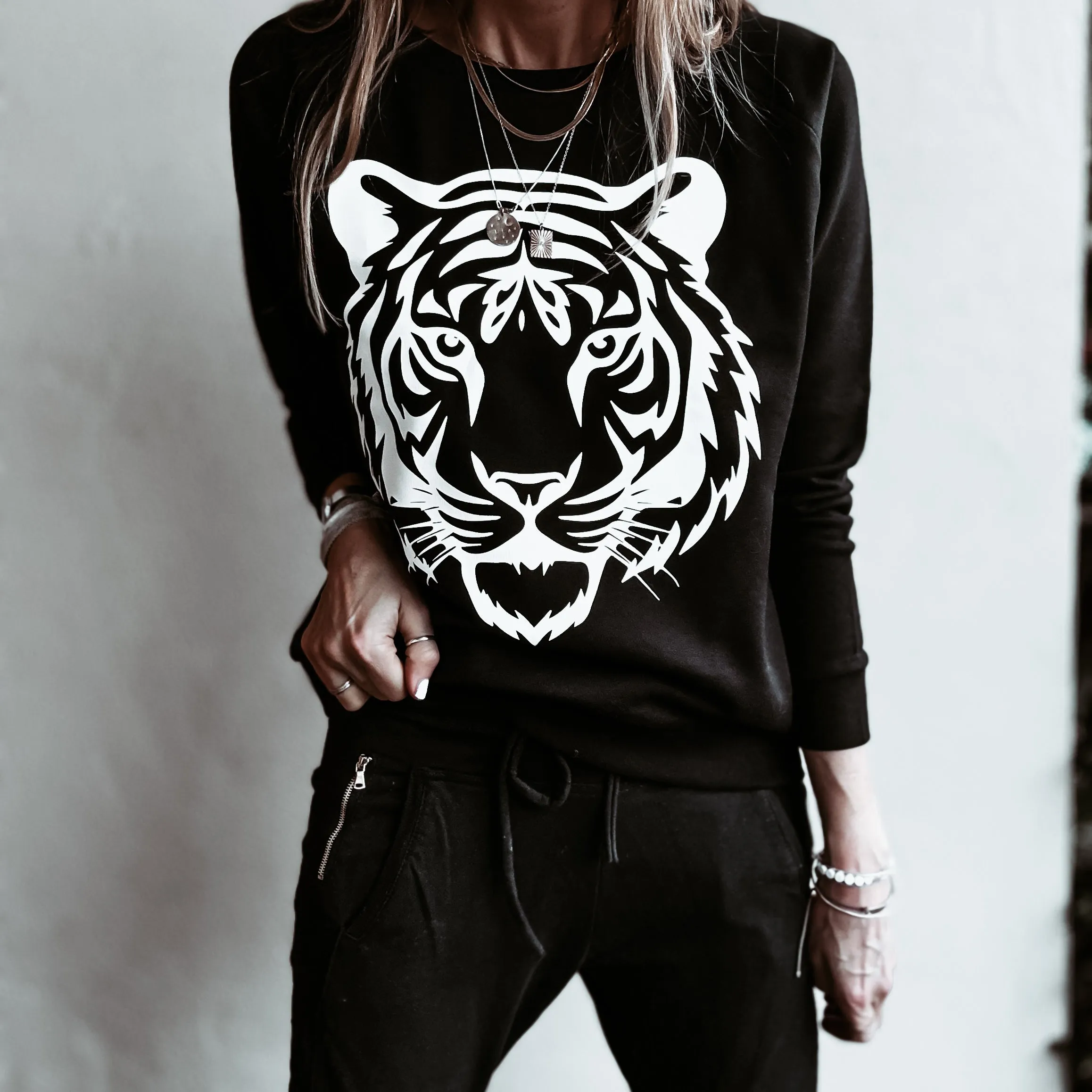 Black TIGER sweatshirt *relaxed style*