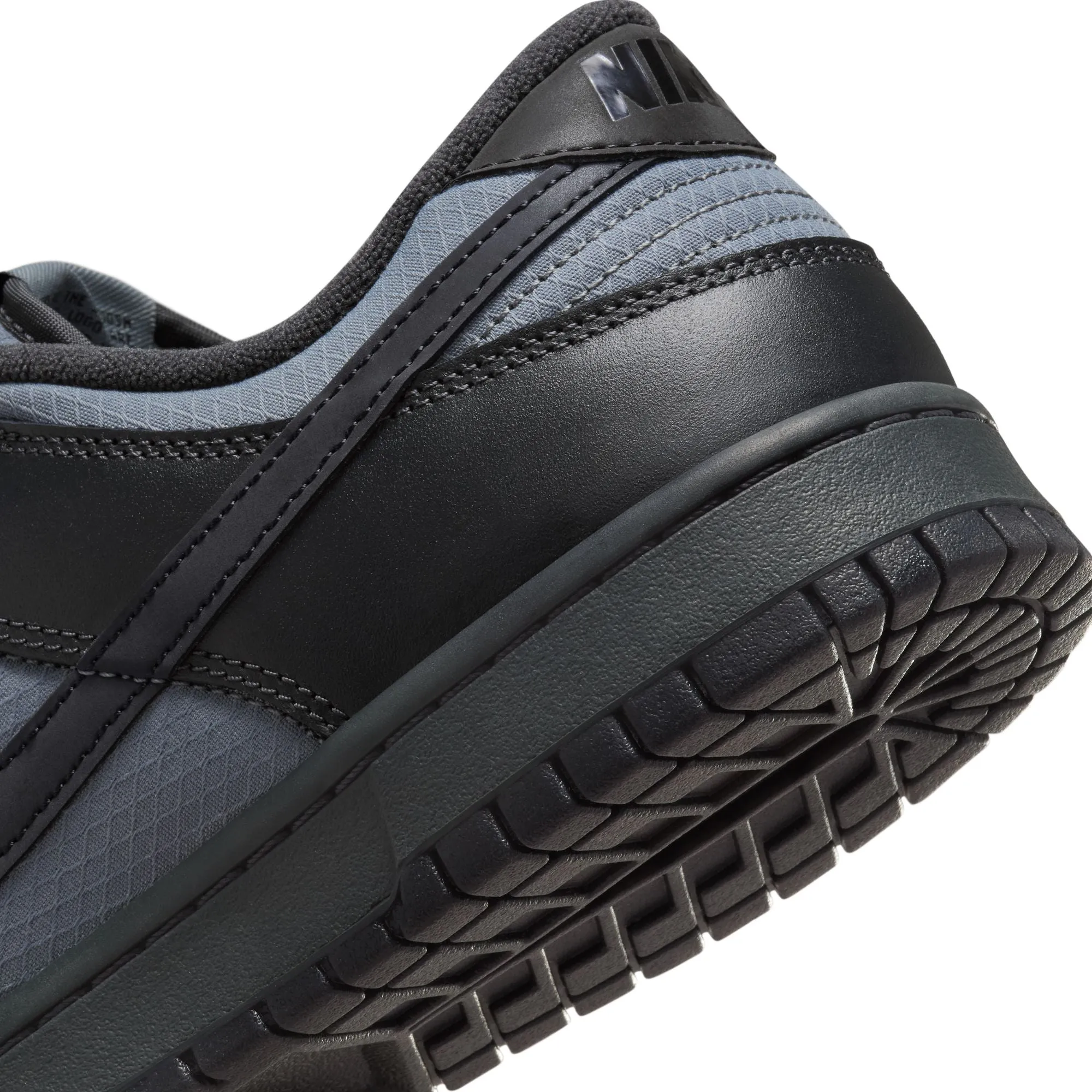 DUNK LOW RETRO SE