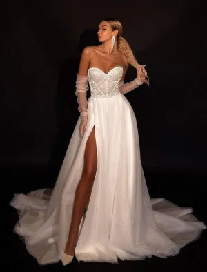 Graceful white Wedding Dress