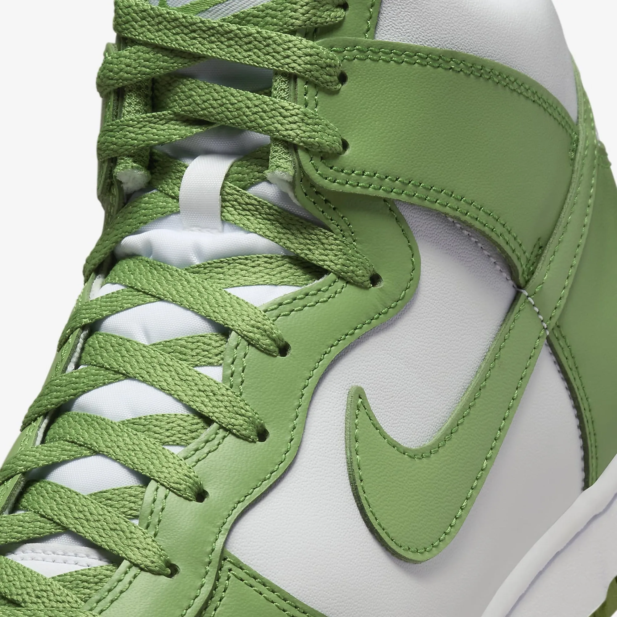 Nike | DUNK HIGH RETRO  { WHITE/CHLOROPHYLL-WHITE