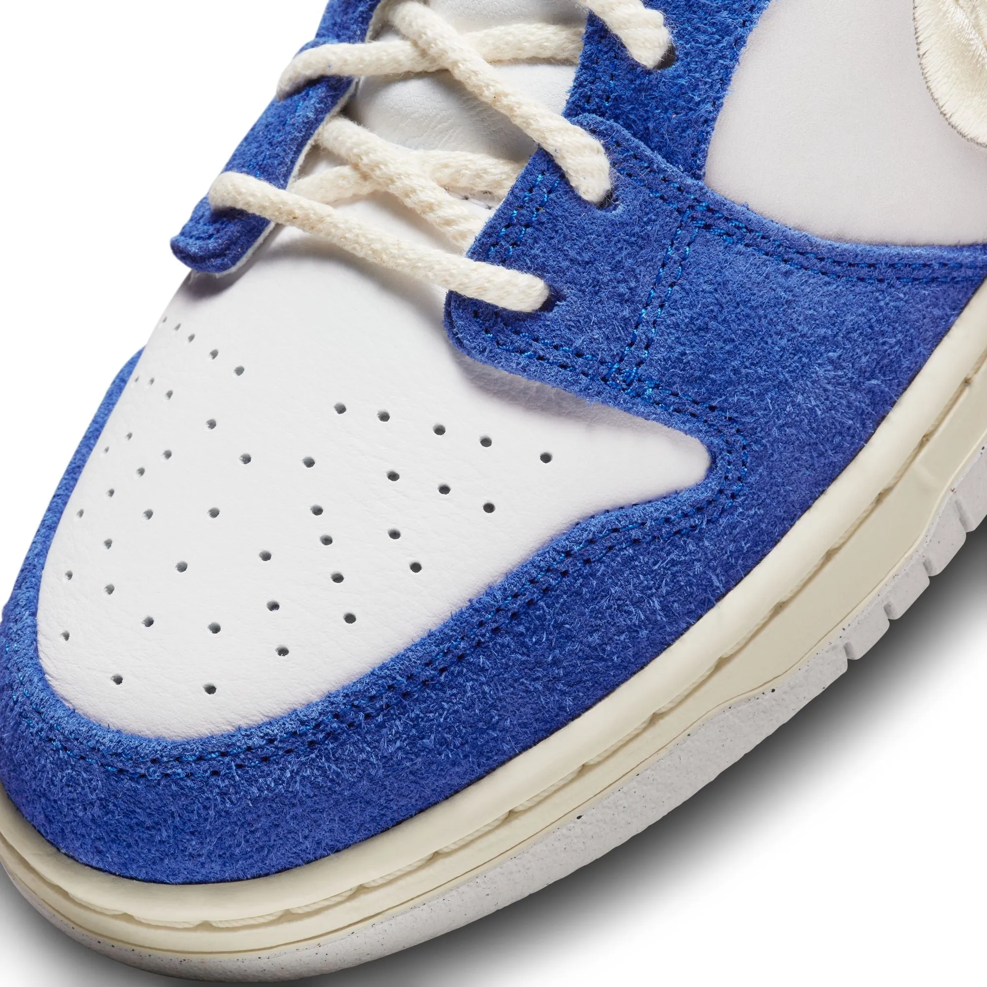 NIKE SB DUNK LOW PRO QS FLY STREETWEAR "GARDENIA"