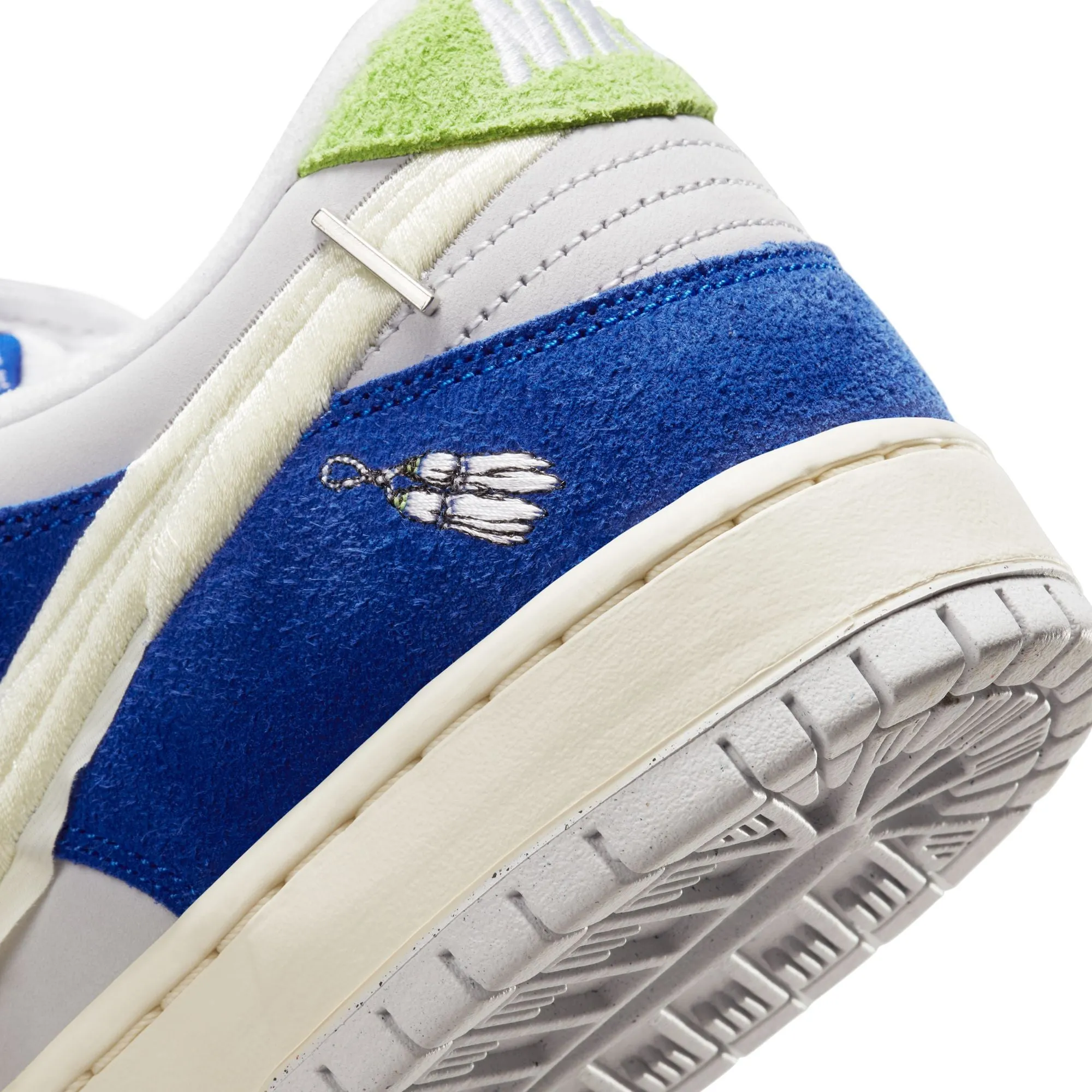NIKE SB DUNK LOW PRO QS FLY STREETWEAR "GARDENIA"