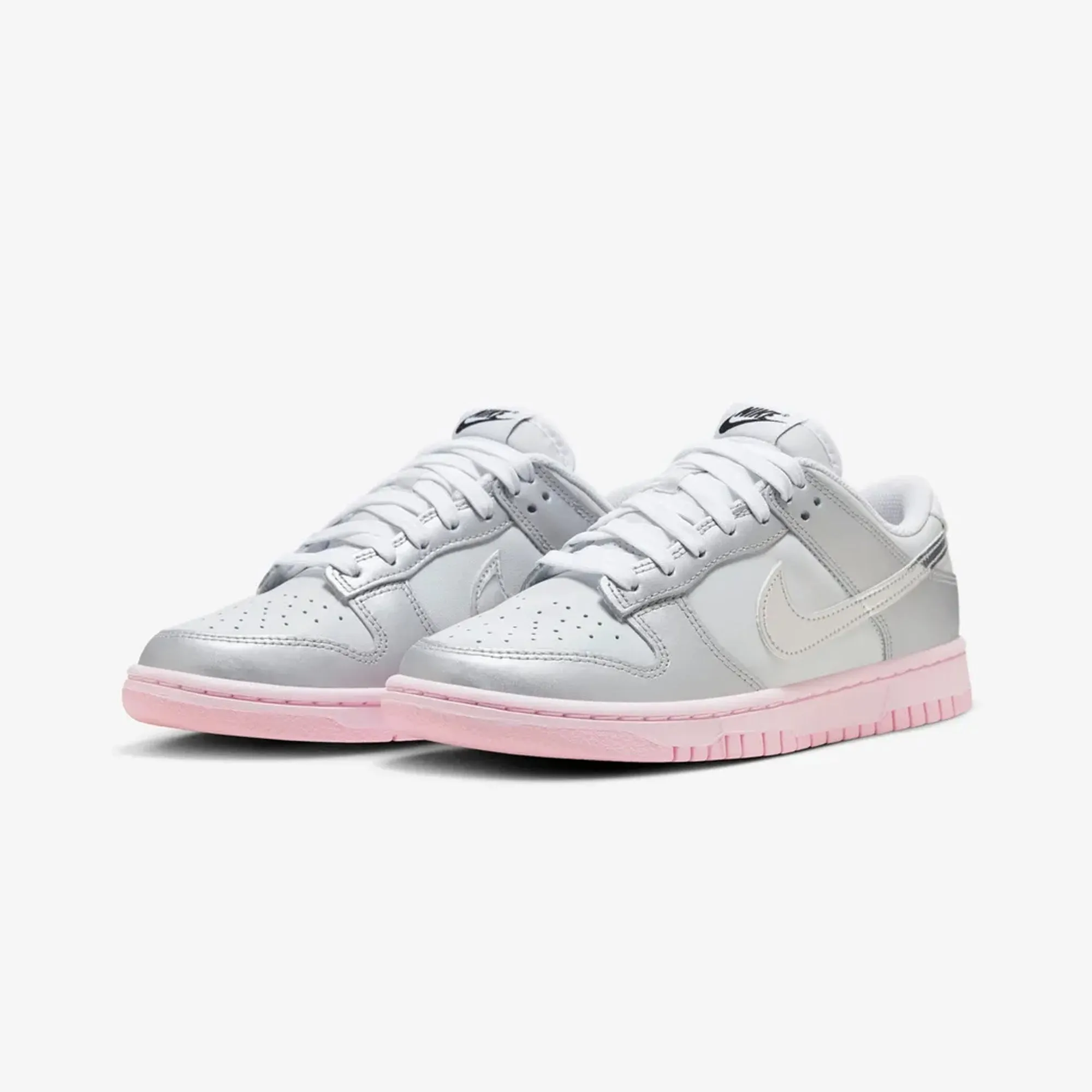 NIKE | WMN'S DUNK LOW LX {  PHOTON DUST/METALLIC SILVER-PINK FOAM
