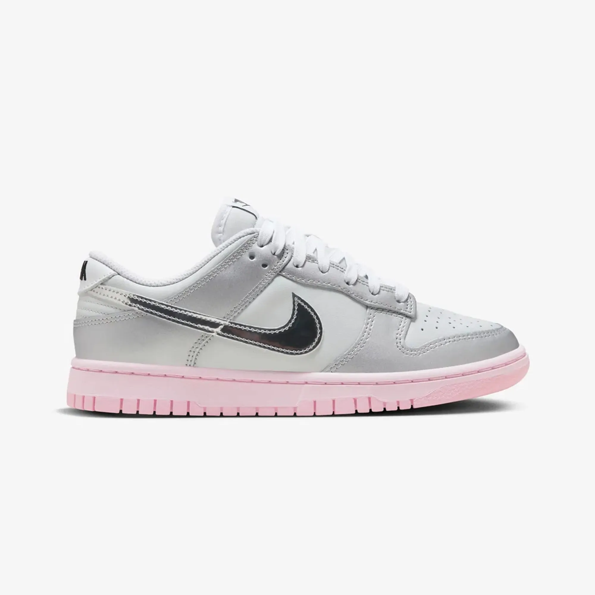 NIKE | WMN'S DUNK LOW LX {  PHOTON DUST/METALLIC SILVER-PINK FOAM