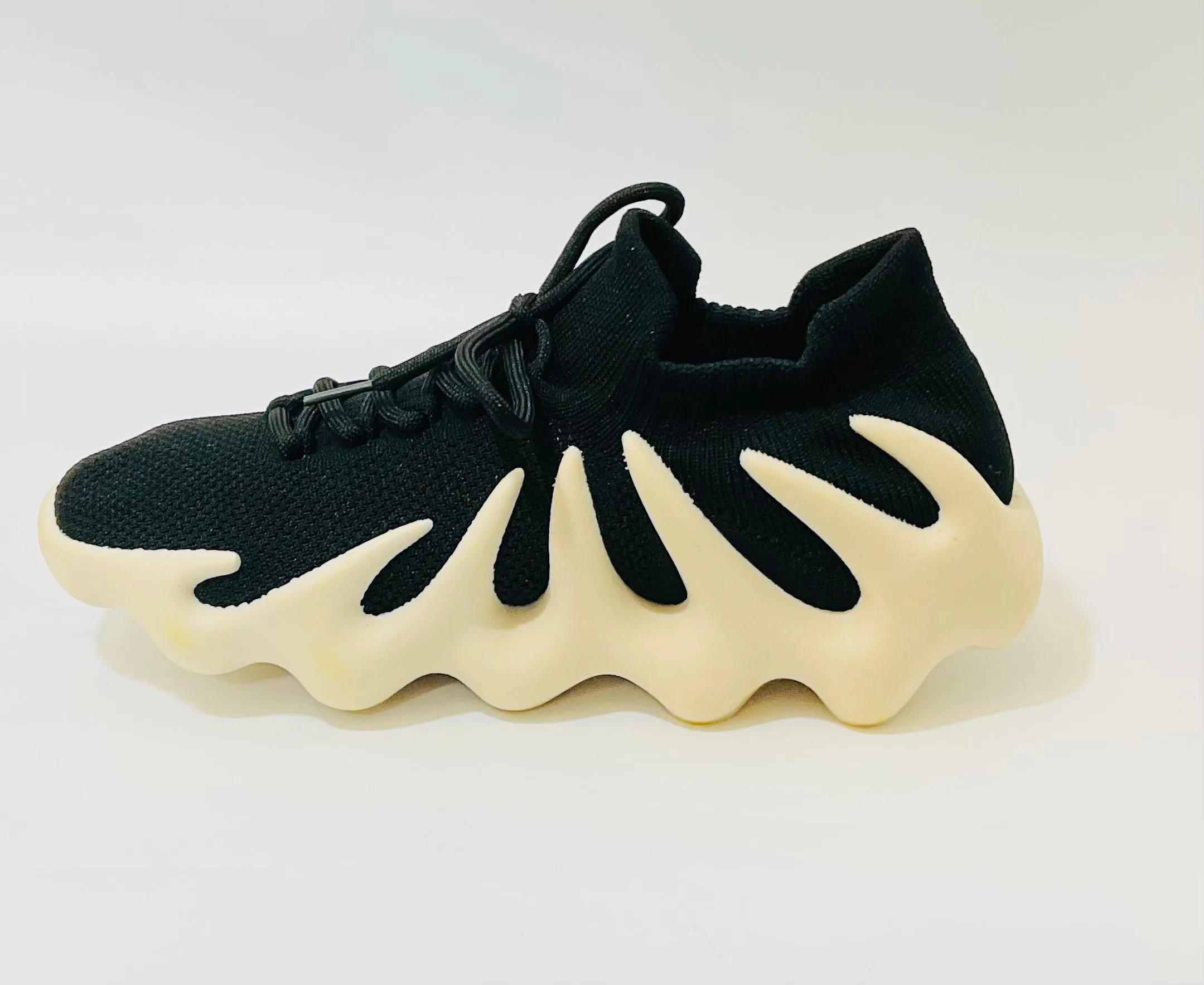 Noir Wave Sneakers (Black)