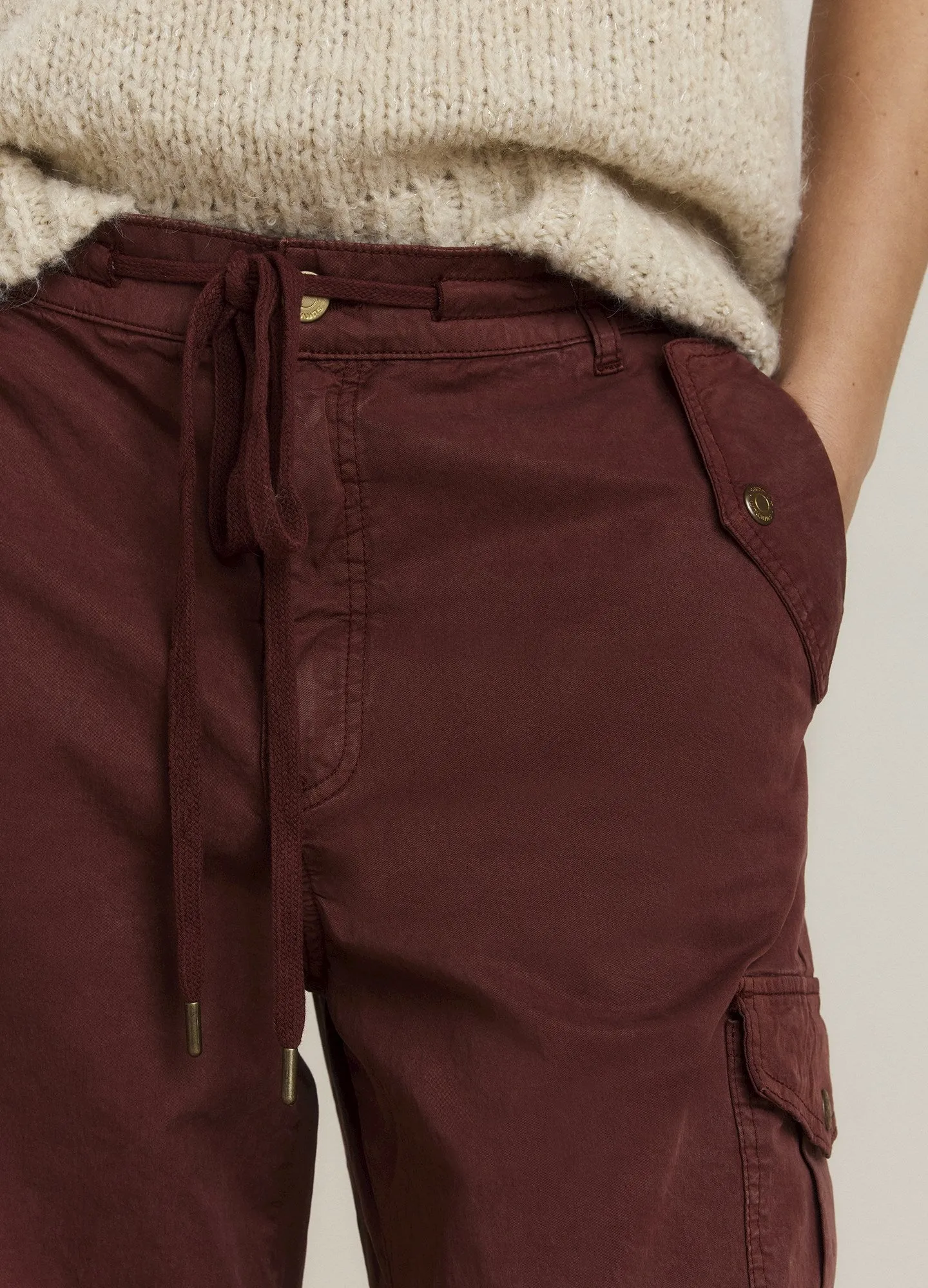 Summum Woman cherry red cargos